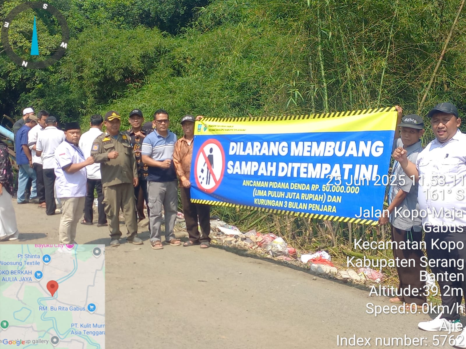 gerebek-sampah-desa-gabus-kecamatan-kopo