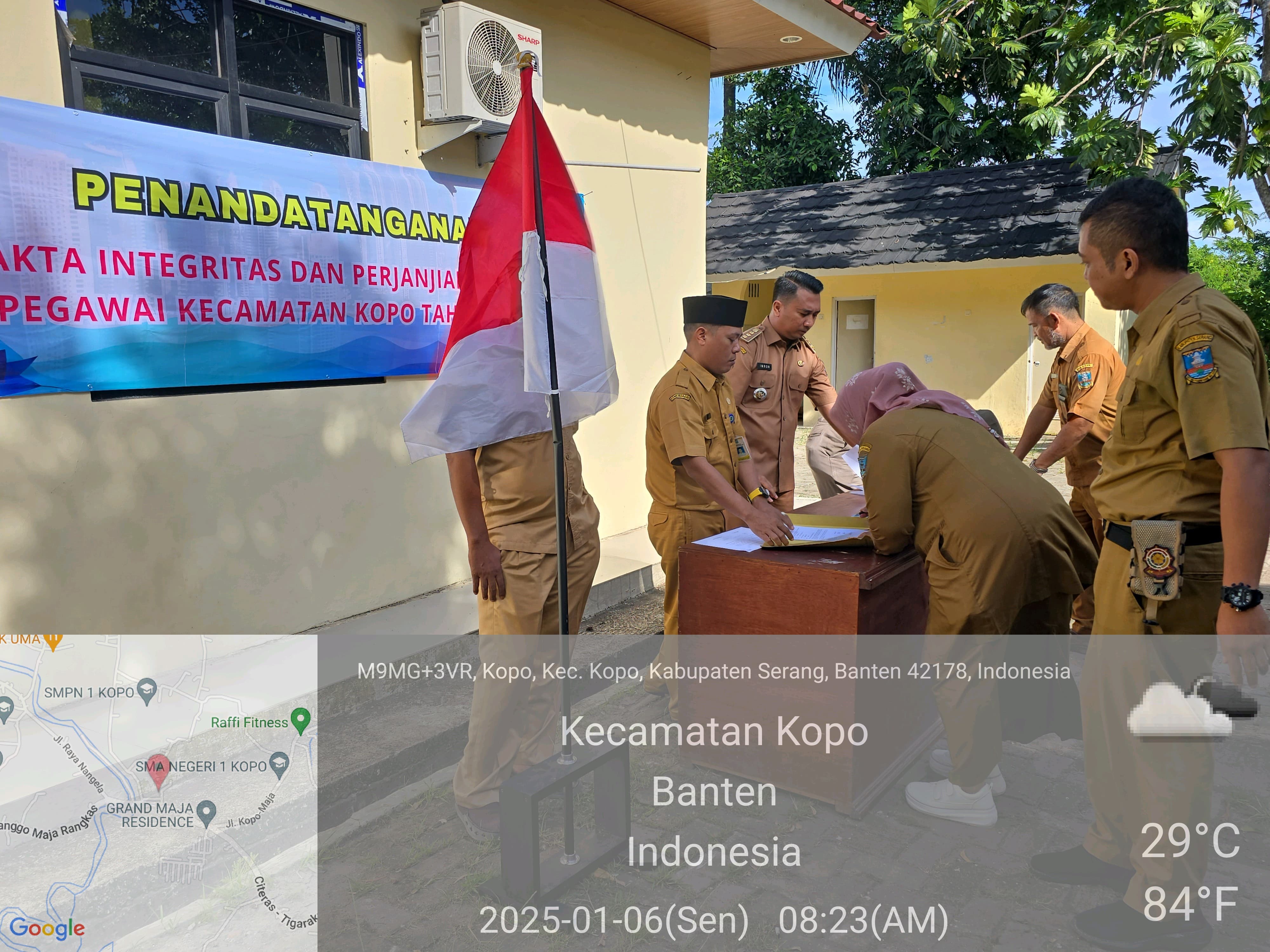 penandatanganan-pakta-integritas-dan-perjanjian-kinerja-pegawai-kecamatan-kopo-tahun-2025